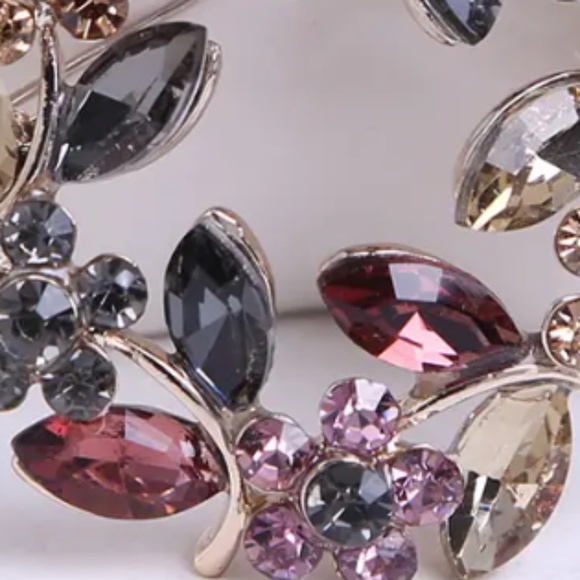 NEW Crystal Brooch Olive Branch Wreath Shape Colorful Rhinestone Costume Jewelry - Picture 5 of 5